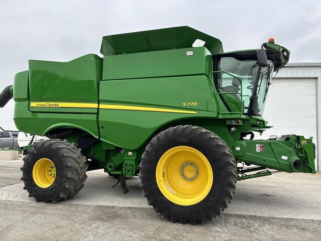 Image of John Deere S770 equipment image 1