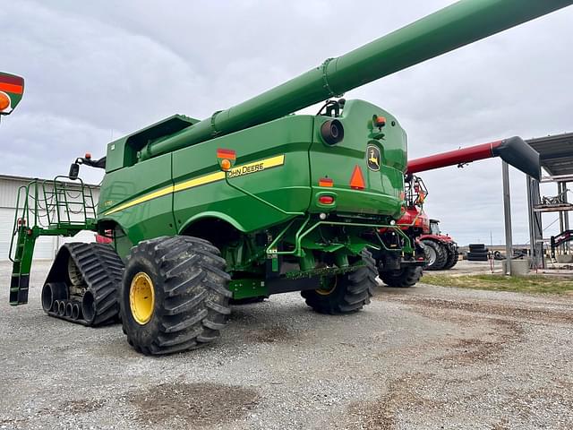 Image of John Deere S770 equipment image 4