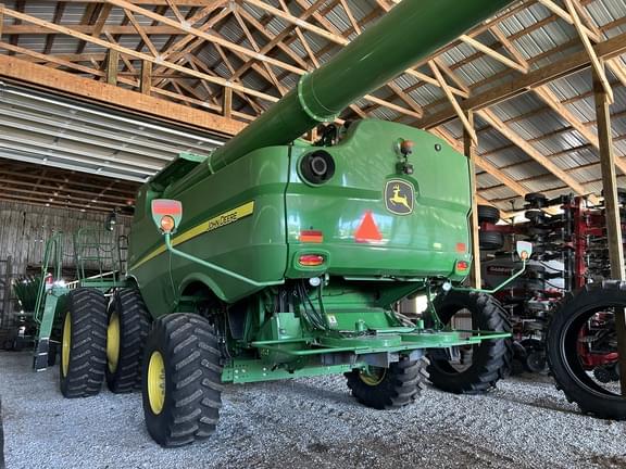 Image of John Deere S770 equipment image 2