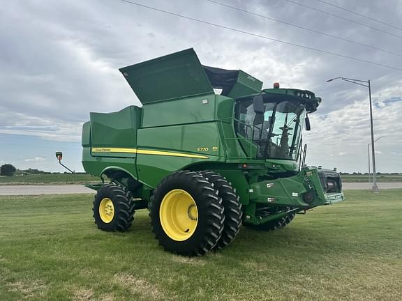 Image of John Deere S770 equipment image 2