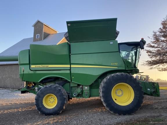Image of John Deere S770 equipment image 1