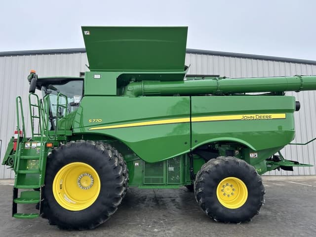 Image of John Deere S770 equipment image 2