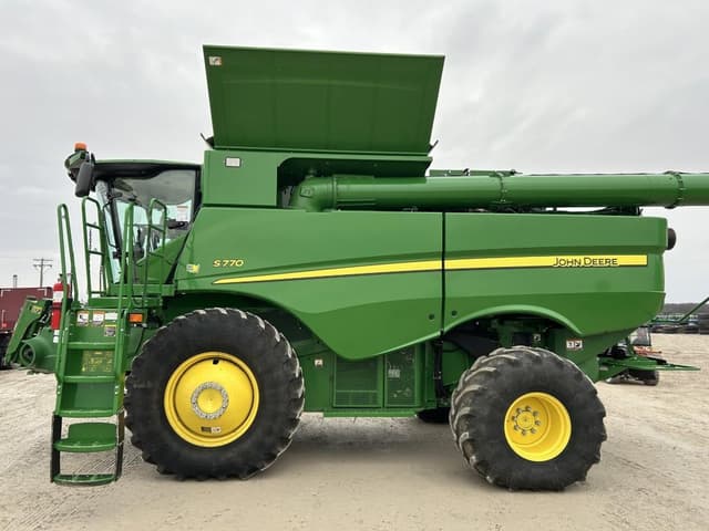 Image of John Deere S770 equipment image 2