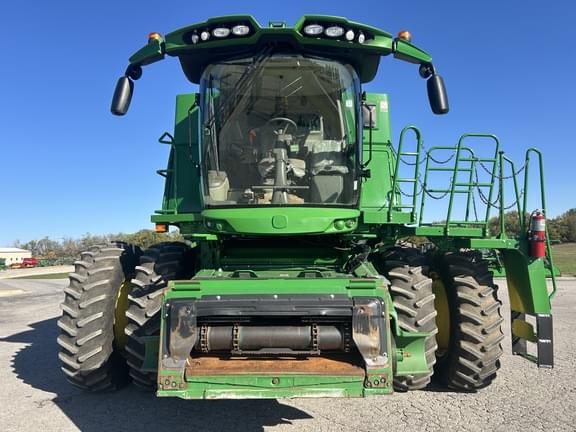 Image of John Deere S770 equipment image 2