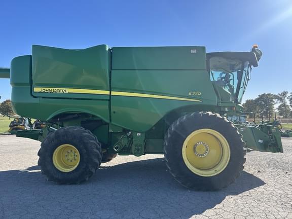 Image of John Deere S770 equipment image 4