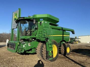 Main image John Deere S770