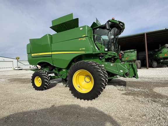 Image of John Deere S770 equipment image 4
