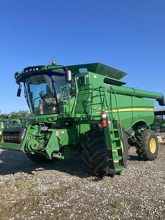 Image of John Deere S770 equipment image 1
