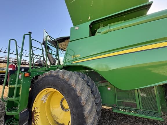Image of John Deere S770 equipment image 4