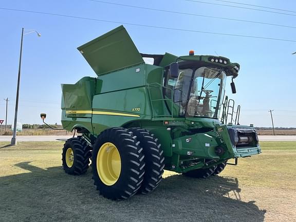 Image of John Deere S770 equipment image 2