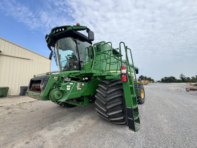 Image of John Deere S770 equipment image 2