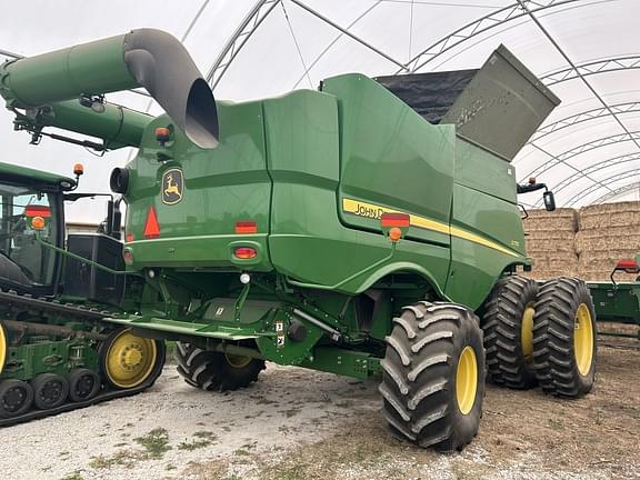 Image of John Deere S770 equipment image 1