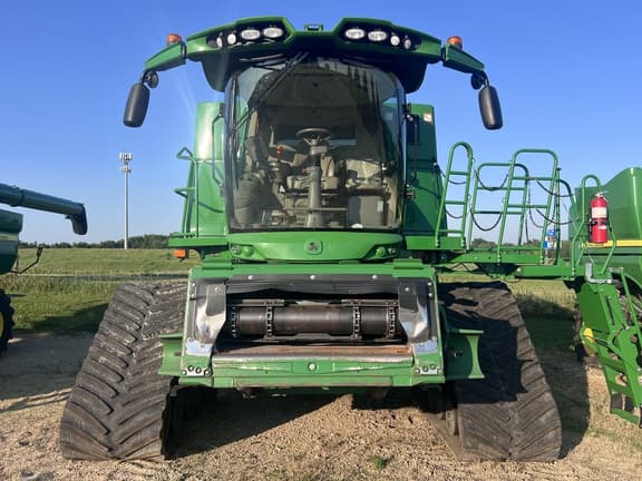 Image of John Deere S780 equipment image 2