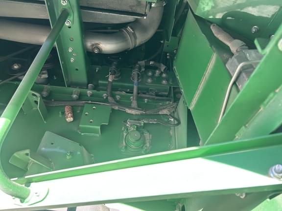 Image of John Deere S780 equipment image 3
