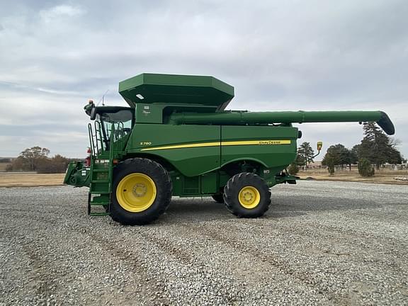 Image of John Deere S780 equipment image 2