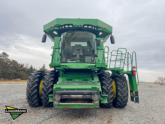 Image of John Deere S780 equipment image 1