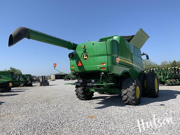 Image of John Deere S780 equipment image 1