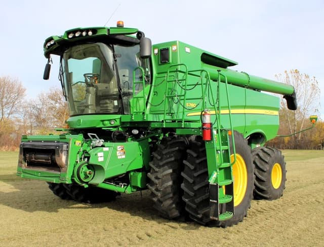 Image of John Deere S780 equipment image 1