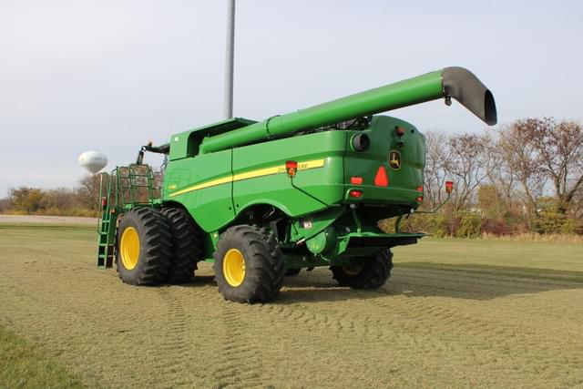 Image of John Deere S780 equipment image 4