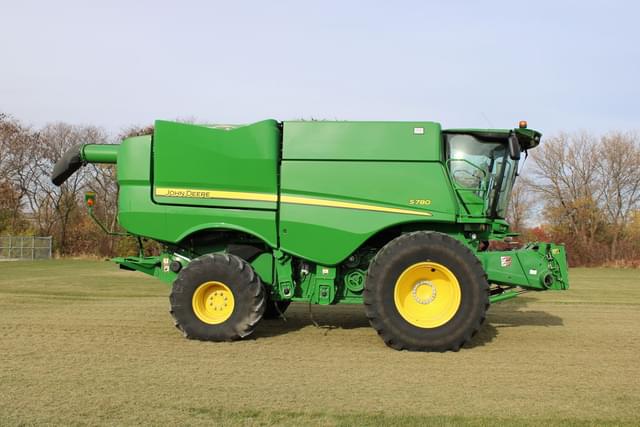 Image of John Deere S780 equipment image 3