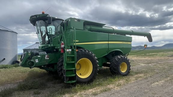 Image of John Deere S780 equipment image 1