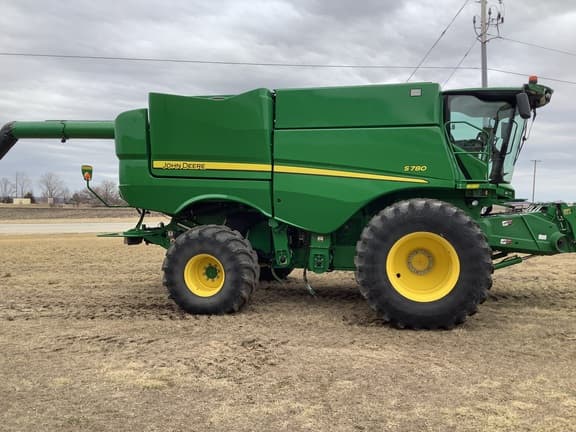 Image of John Deere S780 equipment image 2