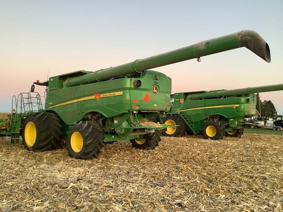 Image of John Deere S780 equipment image 2