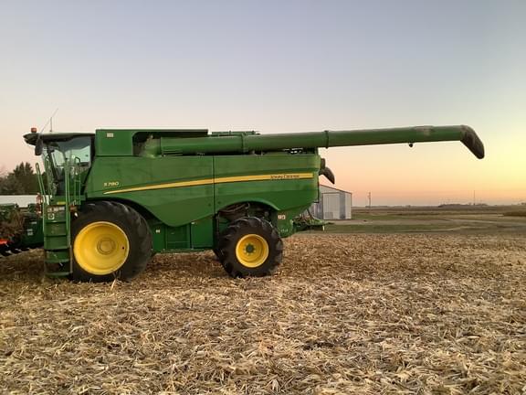 Image of John Deere S780 equipment image 4