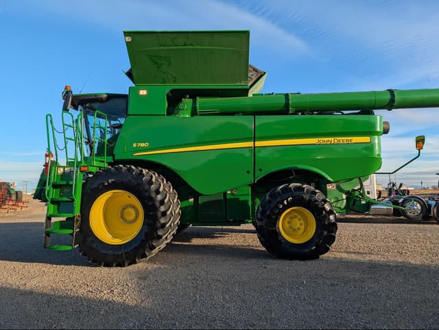 Image of John Deere S780 equipment image 1