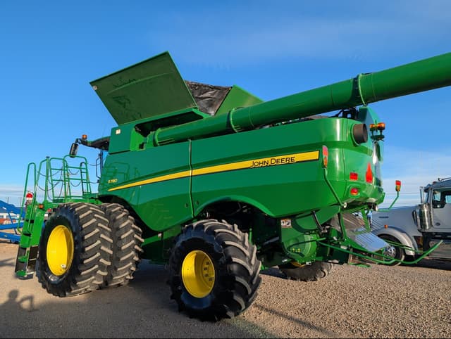 Image of John Deere S780 equipment image 2