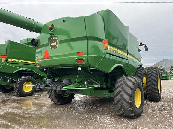 Image of John Deere S780 equipment image 4
