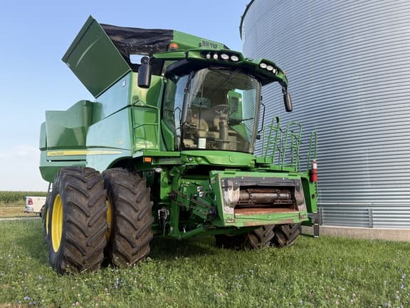 Image of John Deere S780 equipment image 1