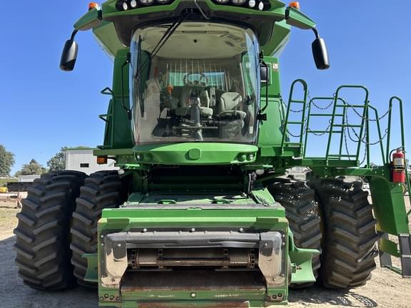 Image of John Deere S780 equipment image 1
