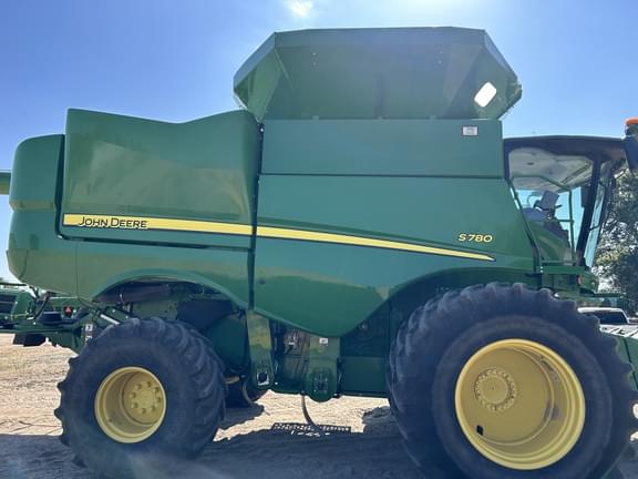 Image of John Deere S780 equipment image 2