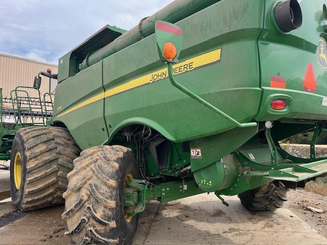 Image of John Deere S780 equipment image 3