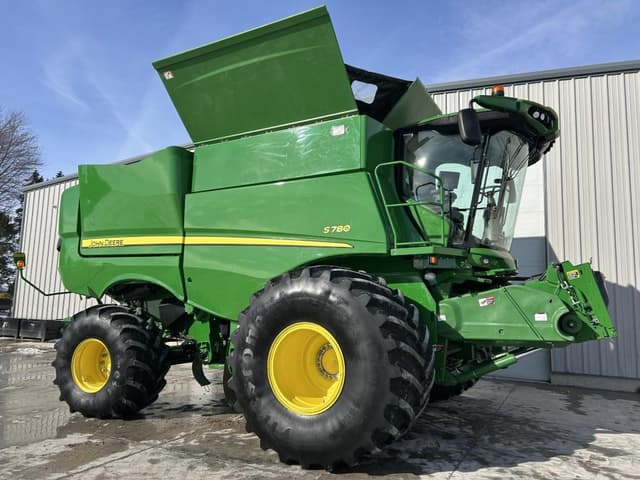 Image of John Deere S780 equipment image 1