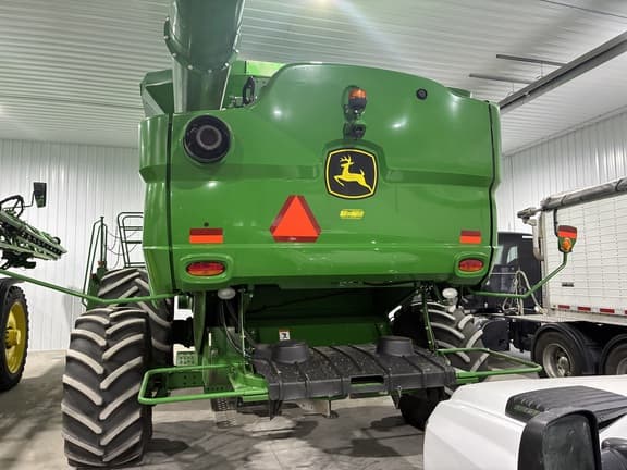 Image of John Deere S780 equipment image 1