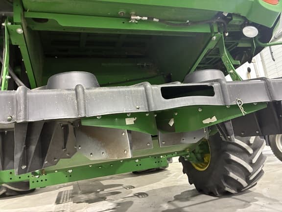 Image of John Deere S780 equipment image 4