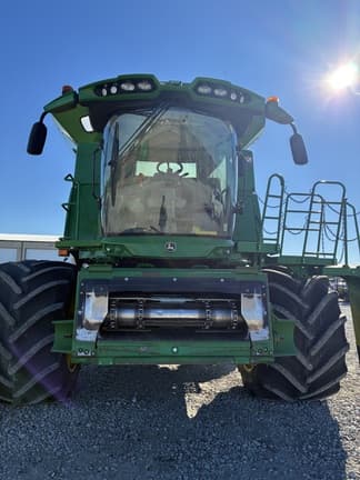 Image of John Deere S780 equipment image 2