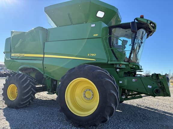 Image of John Deere S780 equipment image 3