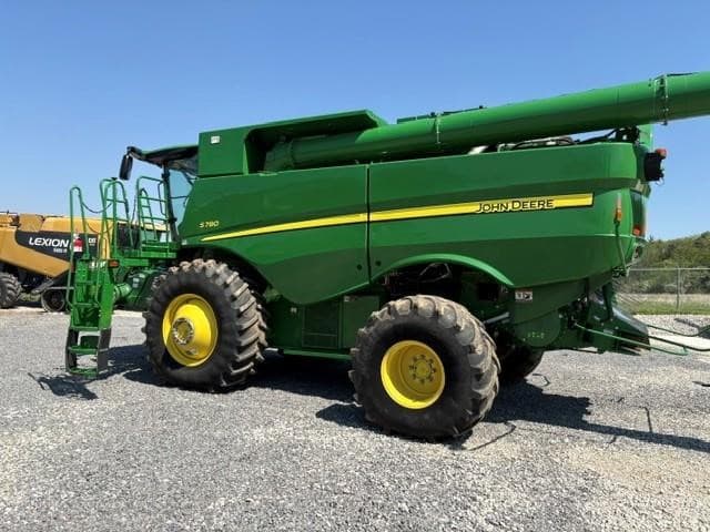 Image of John Deere S780 equipment image 2