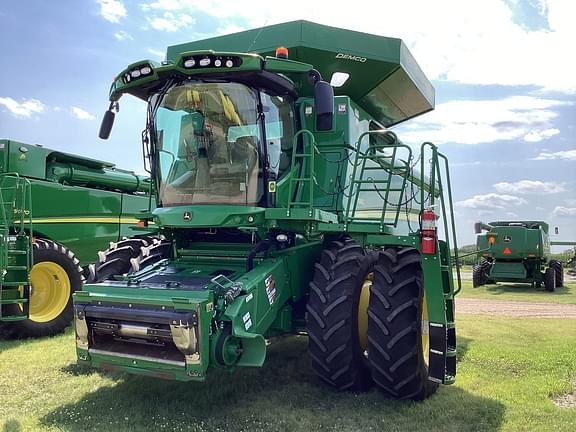 Image of John Deere S780 equipment image 1