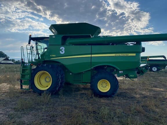 Image of John Deere S780 equipment image 3