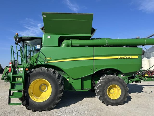 Image of John Deere S780 equipment image 2