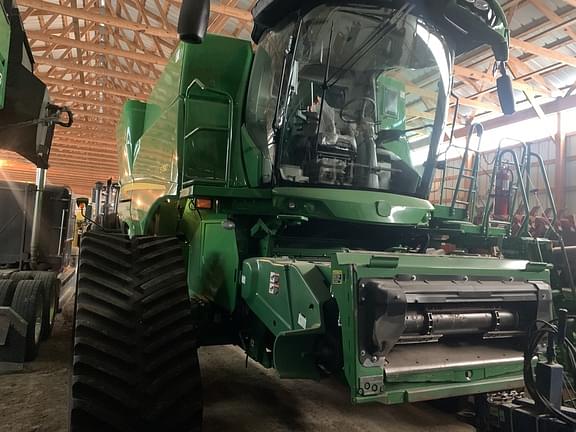 Image of John Deere S780 equipment image 1