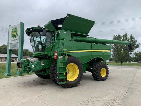 2019 John Deere S780 Equipment Image0