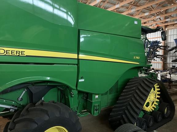 Image of John Deere S780 equipment image 2