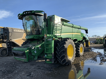 Main image John Deere S780