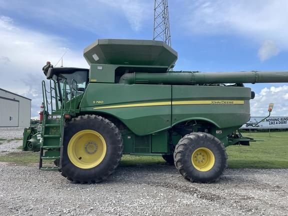Image of John Deere S780 equipment image 1