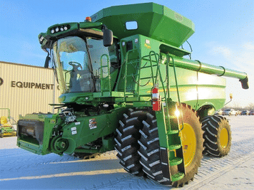 Main image John Deere S780
